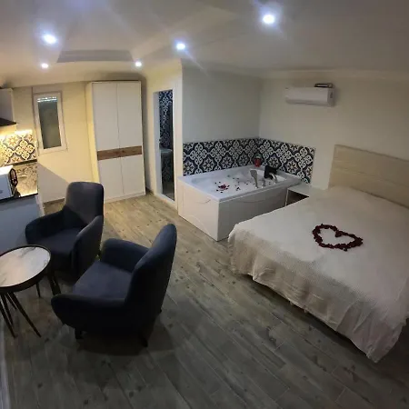 Blue Lagoon Village * 게지파사