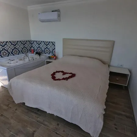 Blue Lagoon Village * 게지파사