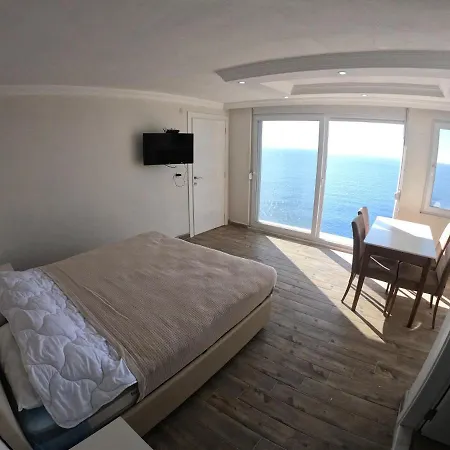 Blue Lagoon Village 게지파사