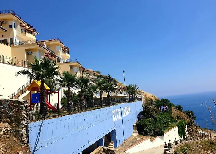 Blue Lagoon Village וילה גאזיפאשה